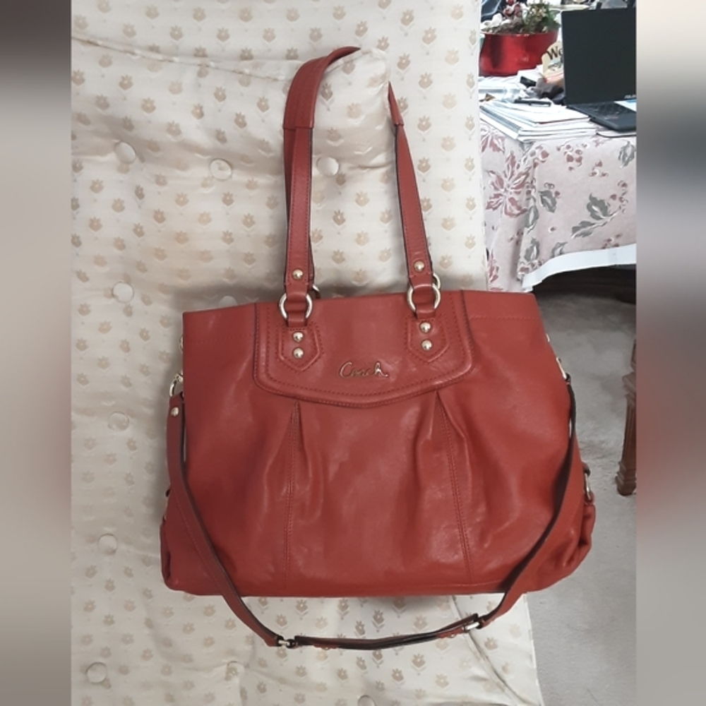 Final Price Drop...EUC Coach Ashley Bag